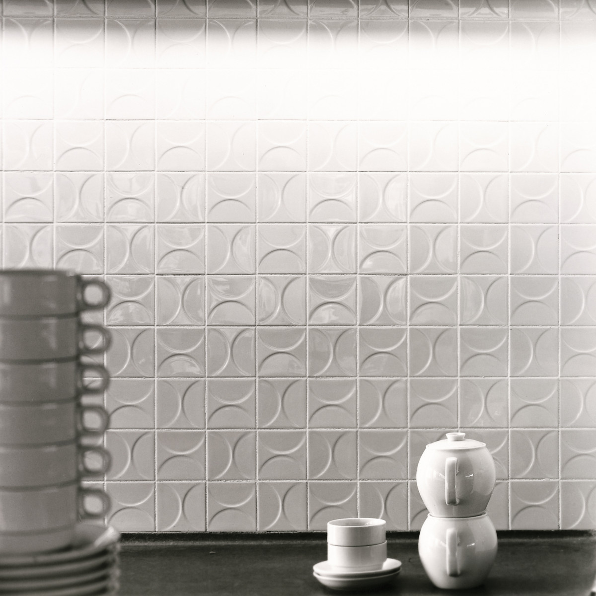 Ｍ08/0111a02 KOSE (コゼ) - パネル 55/55 ホワイト KOSE - パネル RELIEF STUCCO 55/55 ホワイト | カッシーナイクスシー