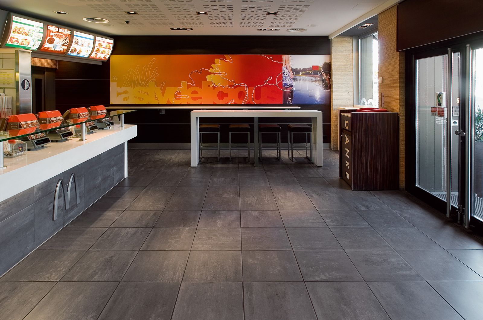 RF0132: McDonald's Zürich > Modular length (inch)